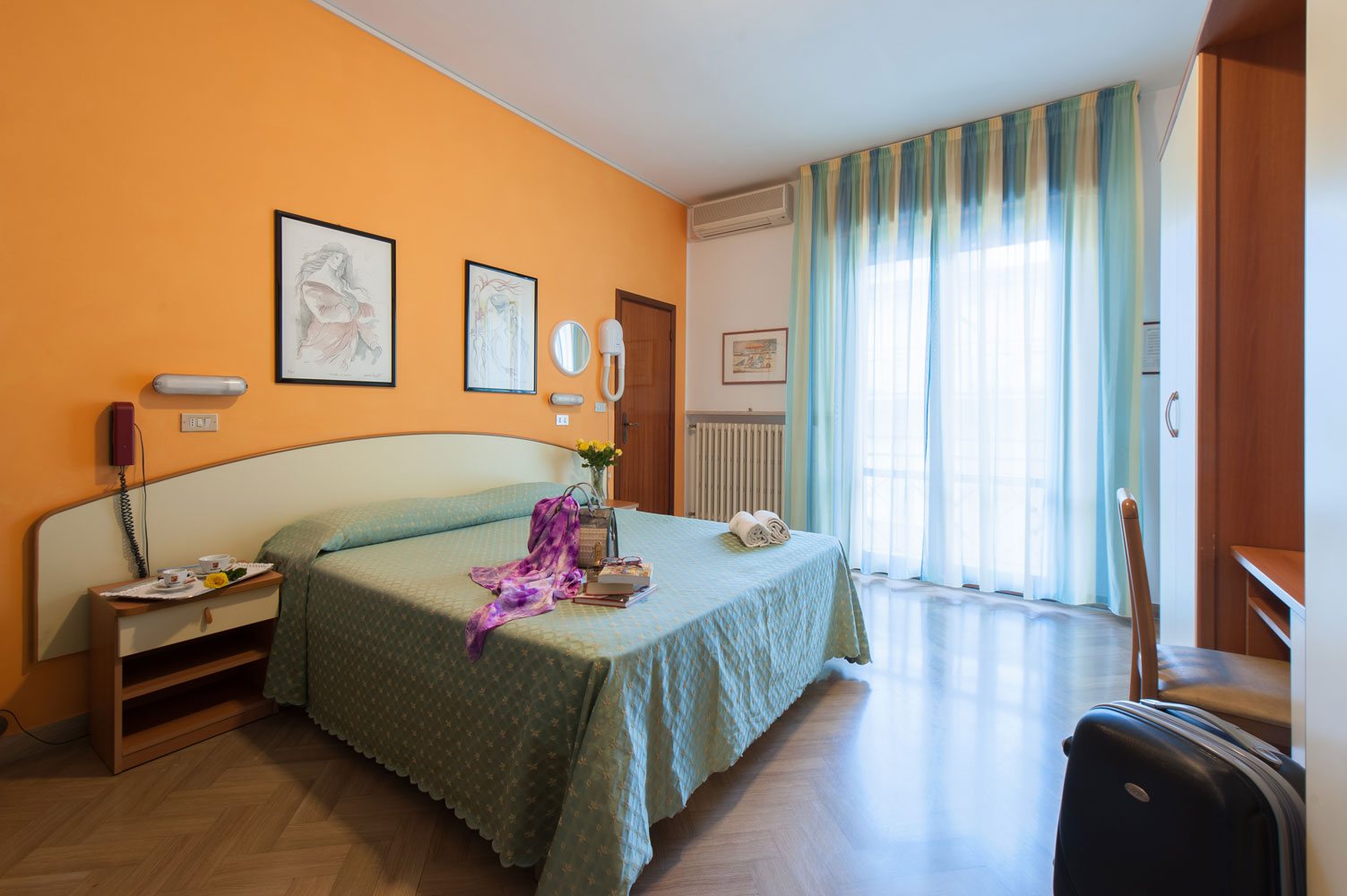interni camere da letto, Hotel Cannes